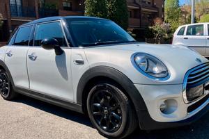 Mini Cooper D 5 1.5 5p