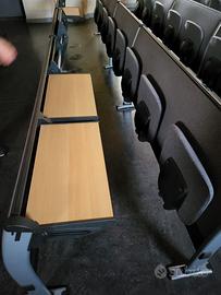 Sistema sedute e piani retrattili per aule
