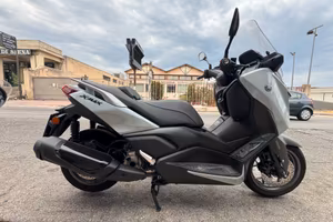 Yamaha X-Max 300 Tech Max + 2025