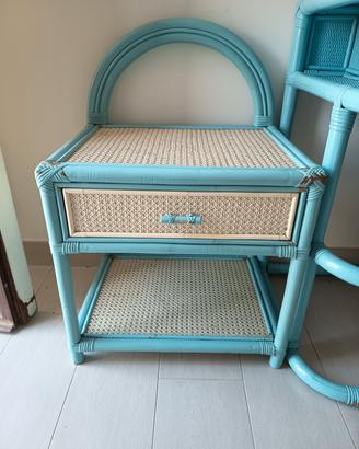comodino vintage in rattan 