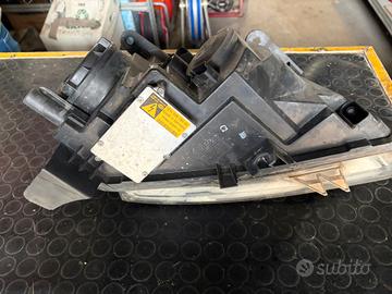 Proiettori xenon anteriori Nissan Qashqai 2011