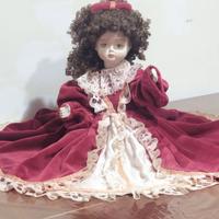  Bambola antica con vestito ottocentesco