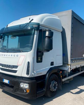 Autocarro Iveco Eurocargo 120 25 centinato
