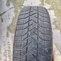 Gomme Pirelli invernali, cerchi e sensori pression