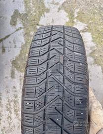 Gomme Pirelli invernali, cerchi e sensori pression