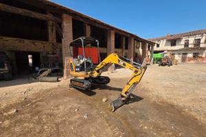 scavatorino jcb 18 qli