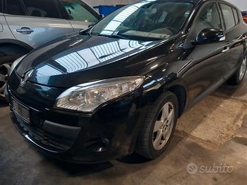 pezzi ricambio renault megane 3.  1.5 dci 2010