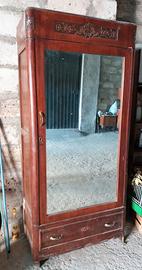 Armadio antico stile Liberty