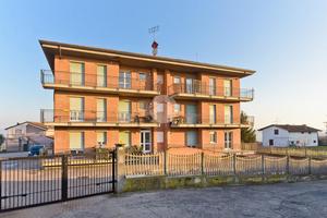 2 LOCALI A CHERASCO