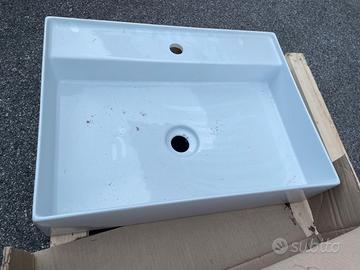 Lavabo in ceramica