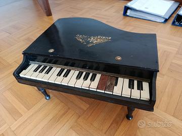 Antico Pianoforte Giocattolo a Coda Toy Piano 