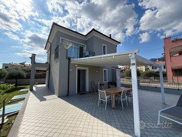 Villa di 180 m² con più di 5 locali e box auto dop
