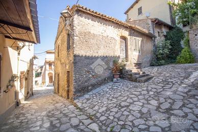 CASA SEMINDIPENDENTE A SELCI