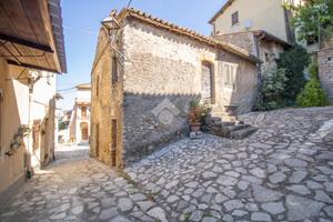 CASA SEMINDIPENDENTE A SELCI