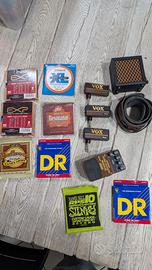 Kit Chitarra (corde, cinghia, Amplug)