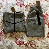 Tuta Nike Tech Fleece