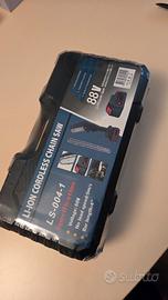 Motosega imballata nella sua confezione