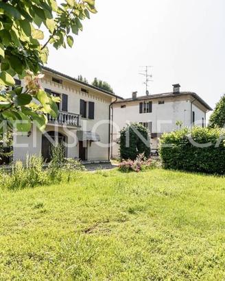 Villa di 210 m² con 5 locali e box auto a Cavezzo