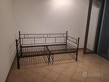 Divano letto in ferro battuto