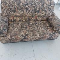 divano in buone condizione 