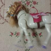 Cavallo giocattolo in movimento SCONTI