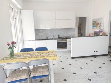 Appartamento piano primo comodo centro e mare