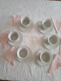 Servizio da tè con 6 tovagliolini  15x15 ricamati.