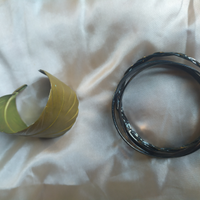 Bracciale ottone vintage e bracciale bigiotteria