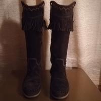 Stivali in camoscio con frange