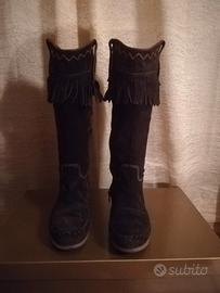 Stivali in camoscio con frange