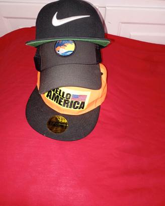 3 cappelli con visiera