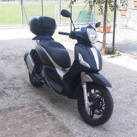 Scooter Beverly 350 Sport Touring nero opaco