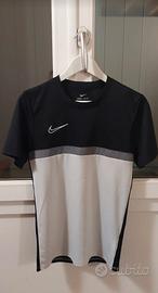 T-shirt Nike, Under Armour, Aeronautica militare