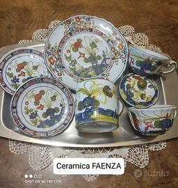 2 tazzine  tisaniera  e piatto  garofano di Faenza