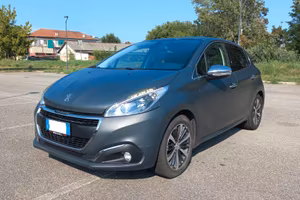 Peugeot 208 1.2 puretech ( neopatentati )