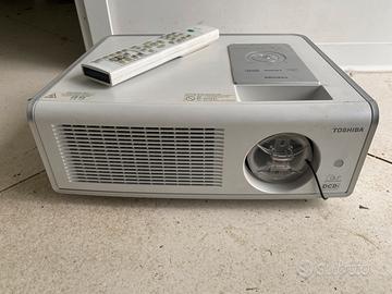Proiettore Toshiba MT700 con HDMI