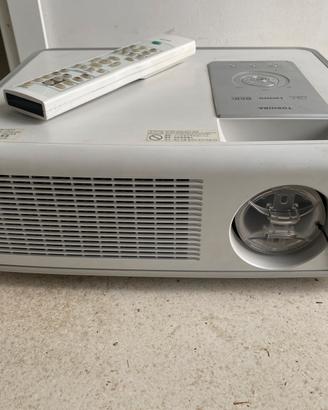 Proiettore Toshiba MT700 con HDMI