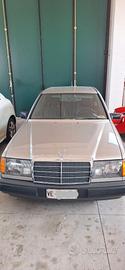 Mercedes W 124  200 1987 asi