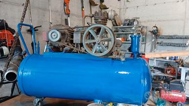 COMPRESSORE INDUSTRIALE E ATREZZATURA PER OFFICINA