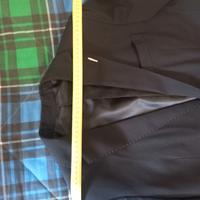 Abito uomo nero taglio giovanile