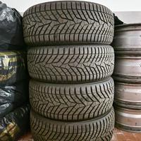 Gomme invernali 215 45 R18 93V Yokohama