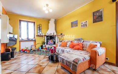QUADRILOCALE CON DOPPI SERVIZI E BOX