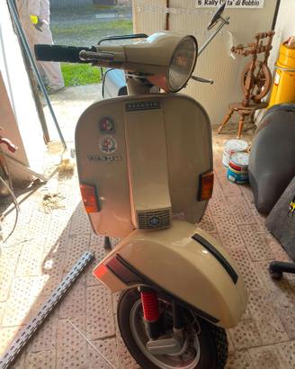 Piaggio Vespa P150X
