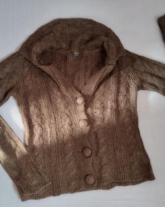 Cardigan corto da donna.