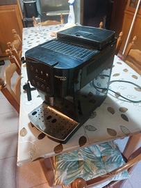 macchina per caffè in grani De Longhi