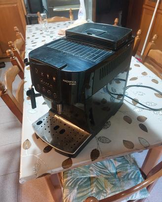 macchina per caffè in grani De Longhi