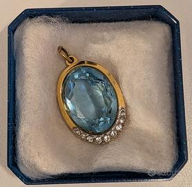 Ciondolo in Topazio azzurro con elegante montatura
