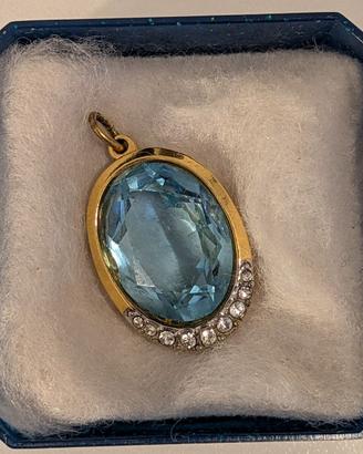 Ciondolo in Topazio azzurro con elegante montatura
