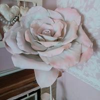 rosa gigante con stelo 