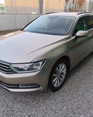 VOLKSWAGEN Passat Variant 1.6 TDI DSG BlueMotion